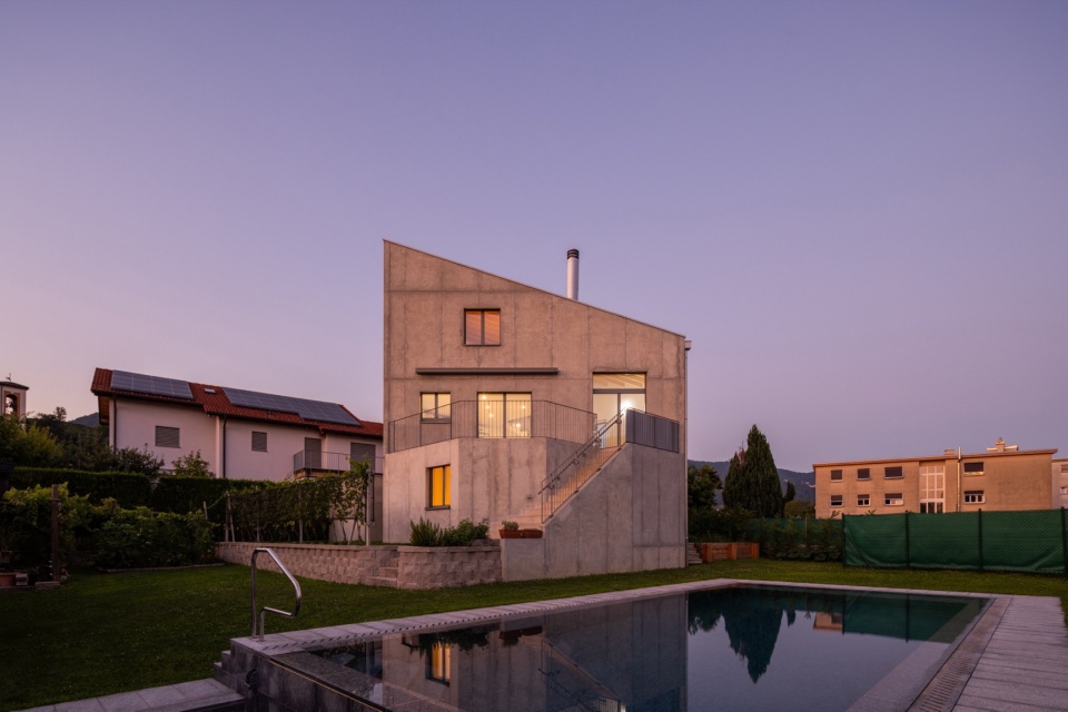 SWISSHOUSE XL in Coldrerio Davide Macullo Architects