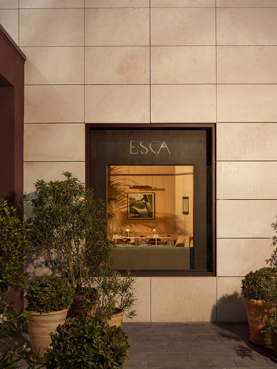 esca restaurant by urbanjobs