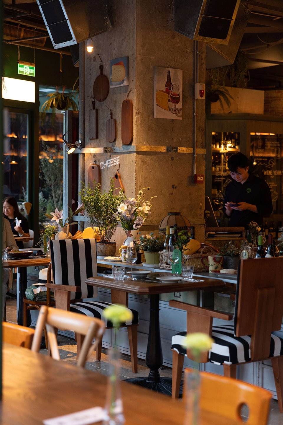 mozzarella e vino bund source store by pure design