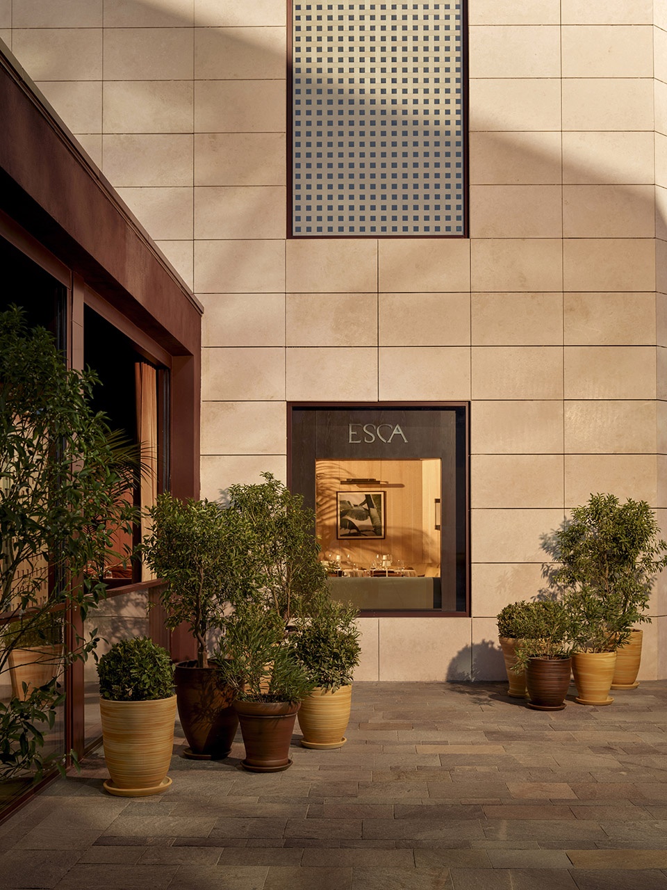 esca restaurant by urbanjobs