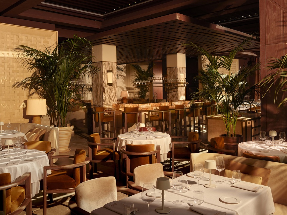esca restaurant by urbanjobs