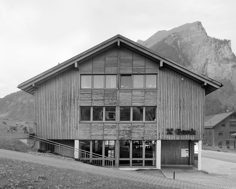 redevelopment raiffeisenbank au by firm architekten