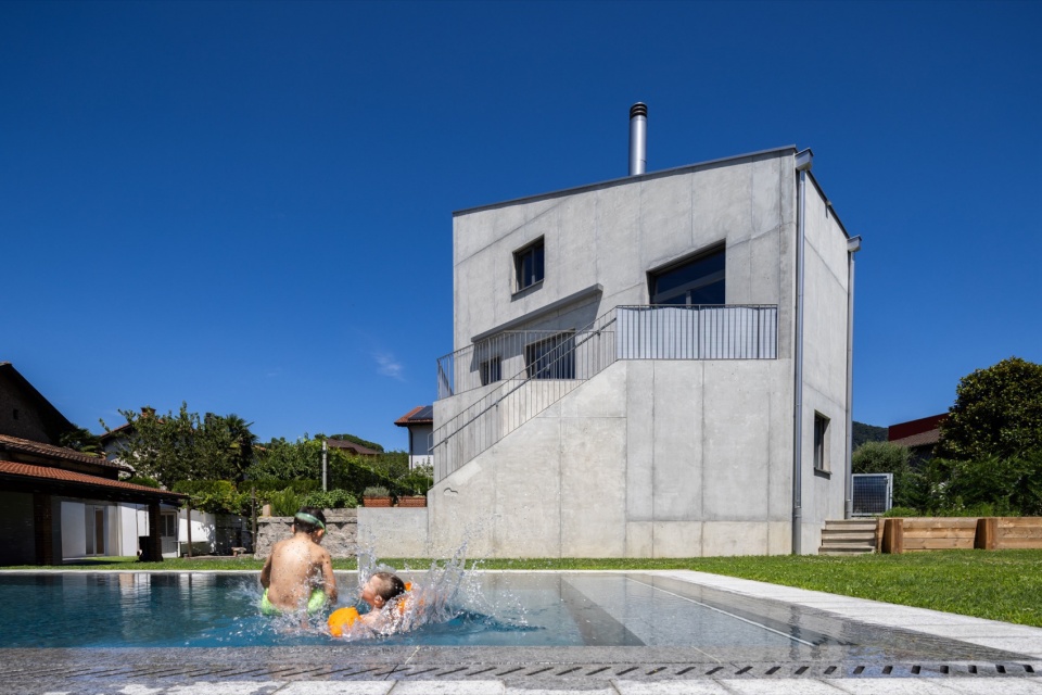 SWISSHOUSE XL in Coldrerio Davide Macullo Architects
