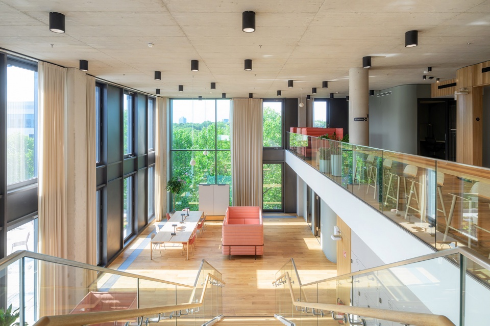 b one office building by cfmoller architects
