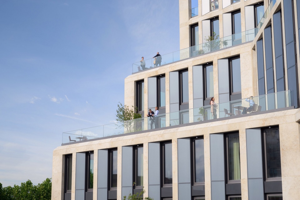 b one office building by cfmoller architects