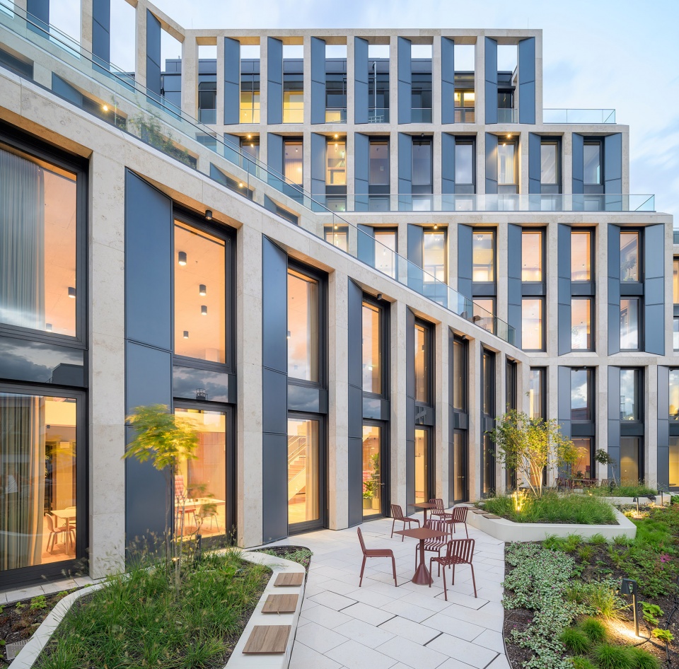 b one office building by cfmoller architects