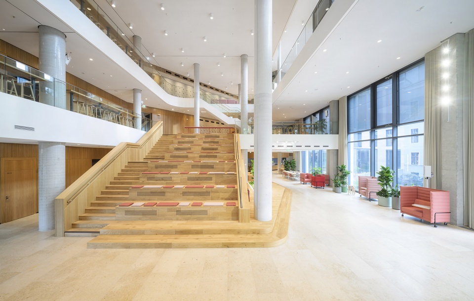 b one office building by cfmoller architects