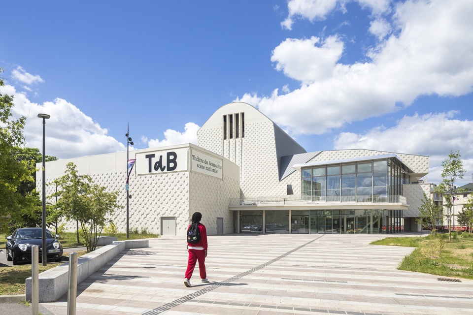 the regional theatre of the beauvaisis by the atelier ajc
