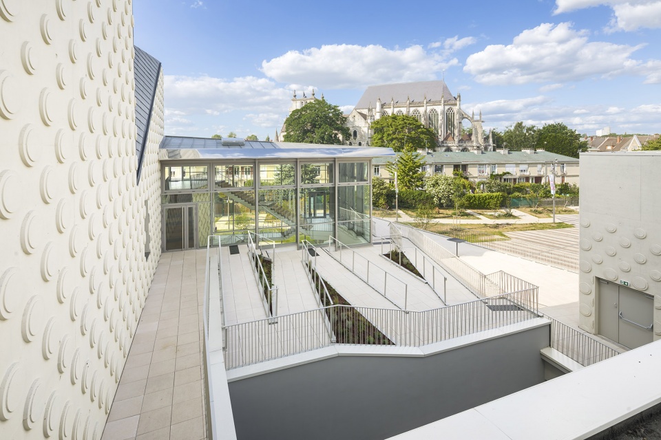 the regional theatre of the beauvaisis by the atelier ajc