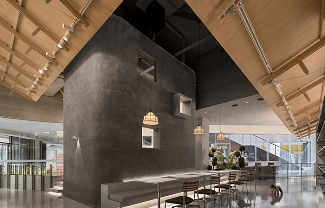 TWO TAILMATES &#8220;Puppy Living Room&#8221; by YOUNG DESIGN