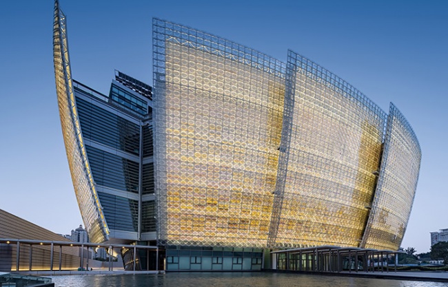 Guangzhou Museum of Art by Herzog+Partners Asia Liability Limited Partnership +South China University of Technology + Guangdong Architectural Design and Research Institute Group Co.，Ltd.