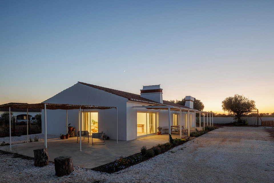 monte do divor by vasco burnay arquitectura