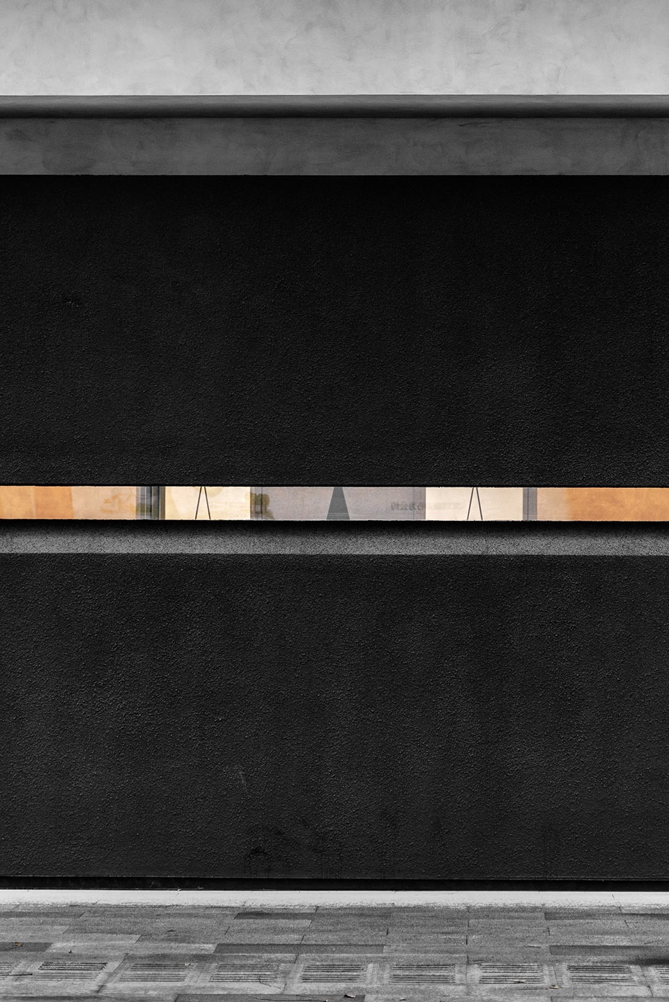 The Silent Gaze by FON STUDIO