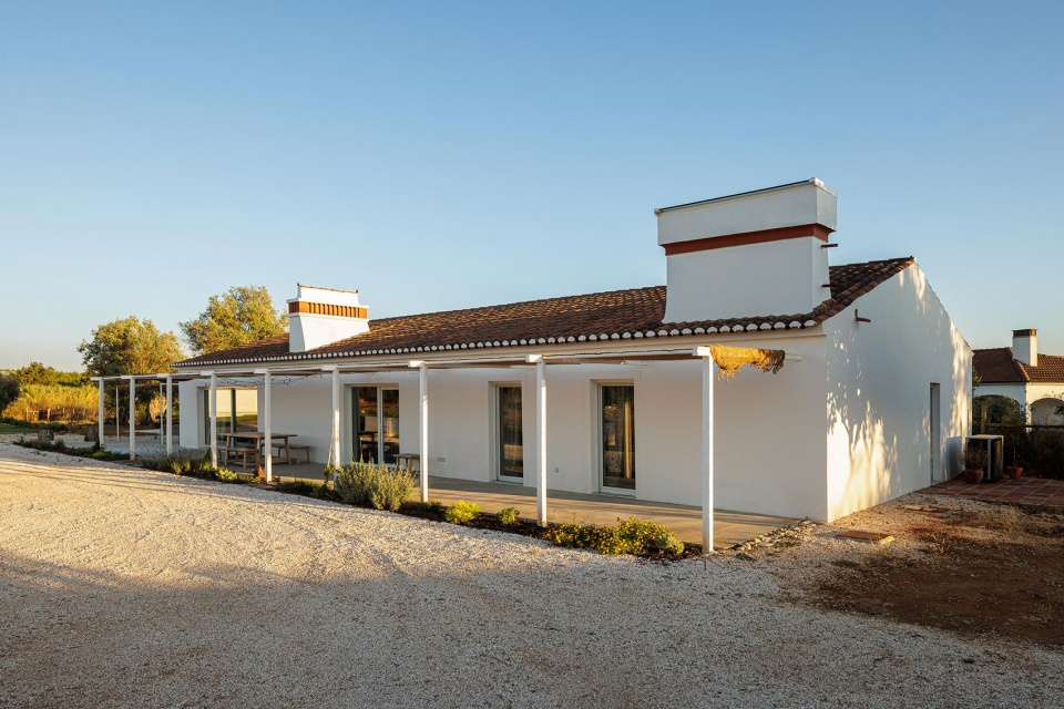 monte do divor by vasco burnay arquitectura