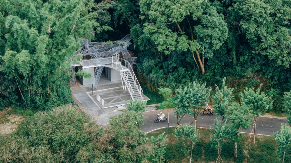 Floating Canopy Grove
