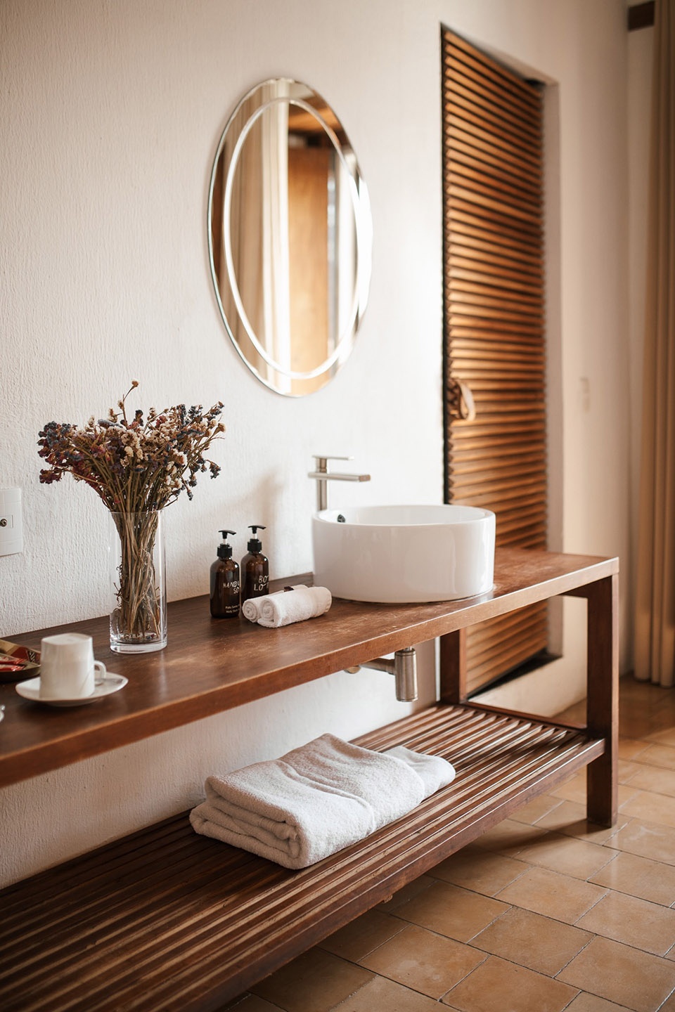 jhotel sin nombre by wishco
