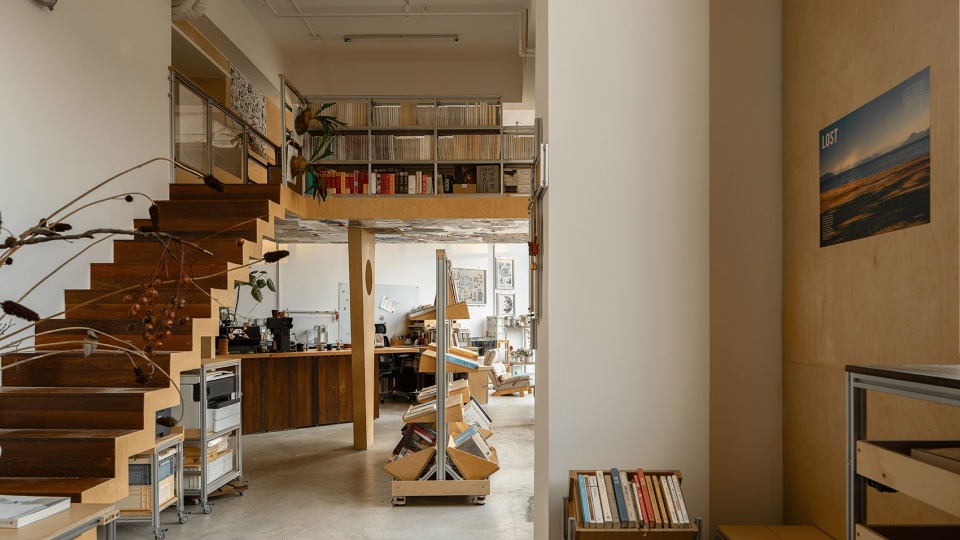 the non commercial aspect of commercial space by hurr design