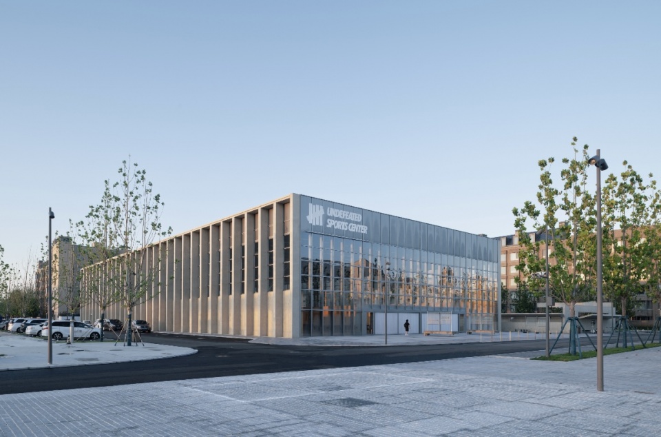 Aranya North Shore Community Sports Center by Atelier XUK