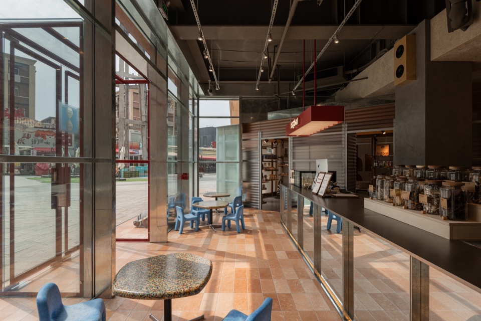 BIG BILL pet space by MOS Design Studio