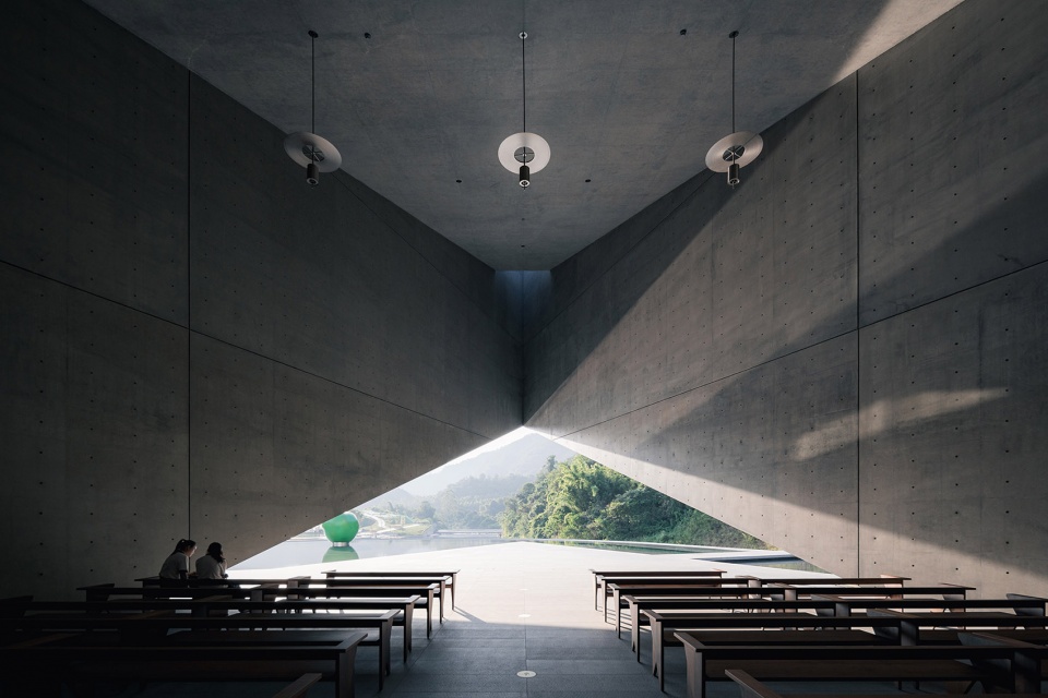 Photograph the Chapel of Song by Kong Jinquan