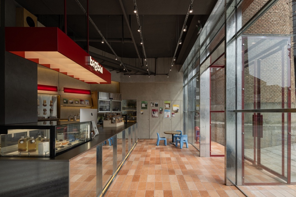 BIG BILL pet space by MOS Design Studio
