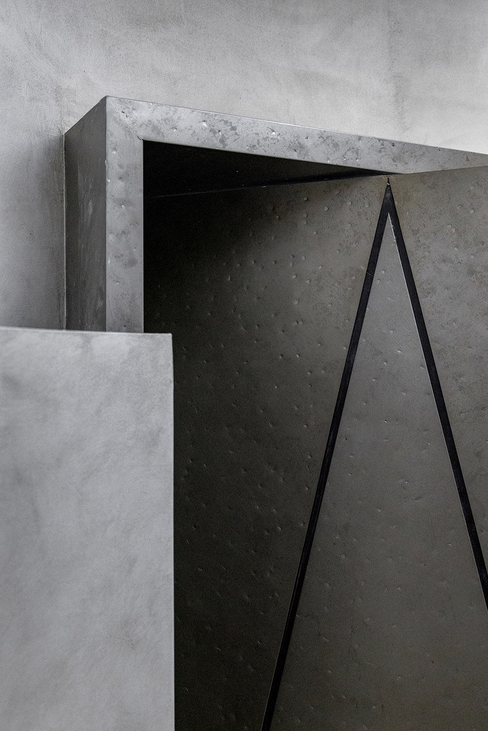 The Silent Gaze by FON STUDIO