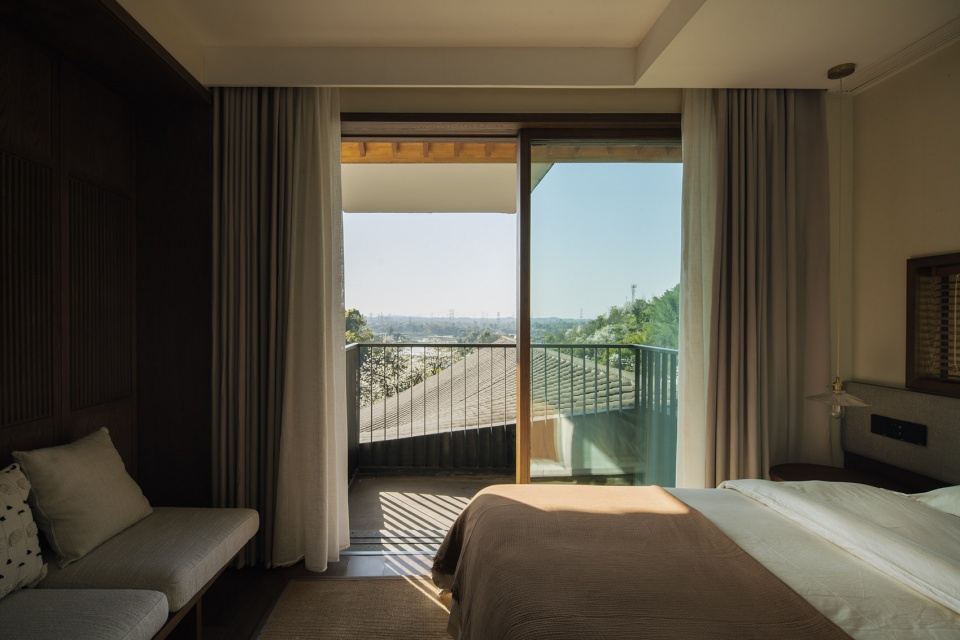 buzzy sunny luzhou by archermit