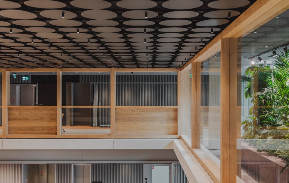 towarowa 22 office house phase b by jems architekci