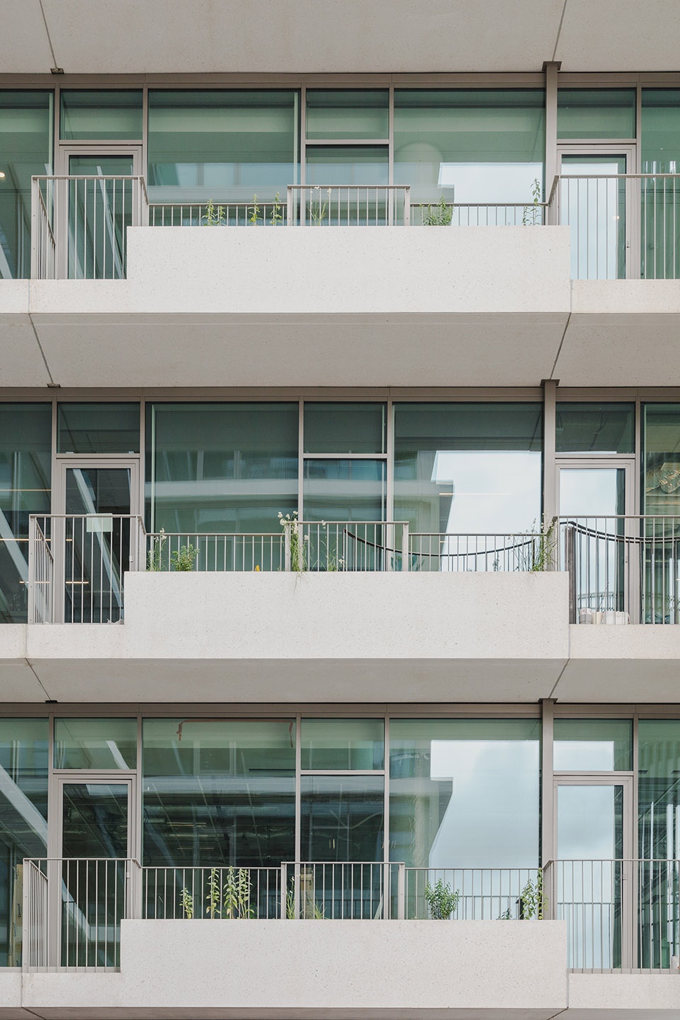 towarowa 22 office house phase b by jems architekci
