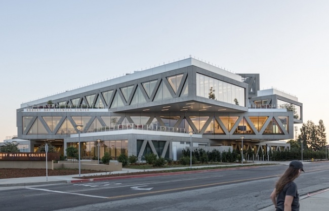 Claremont McKenna College Robert Day Sciences Center by BIG