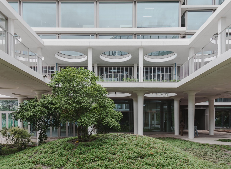 towarowa 22 office house phase b by jems architekci