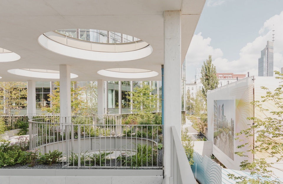 towarowa 22 office house phase b by jems architekci