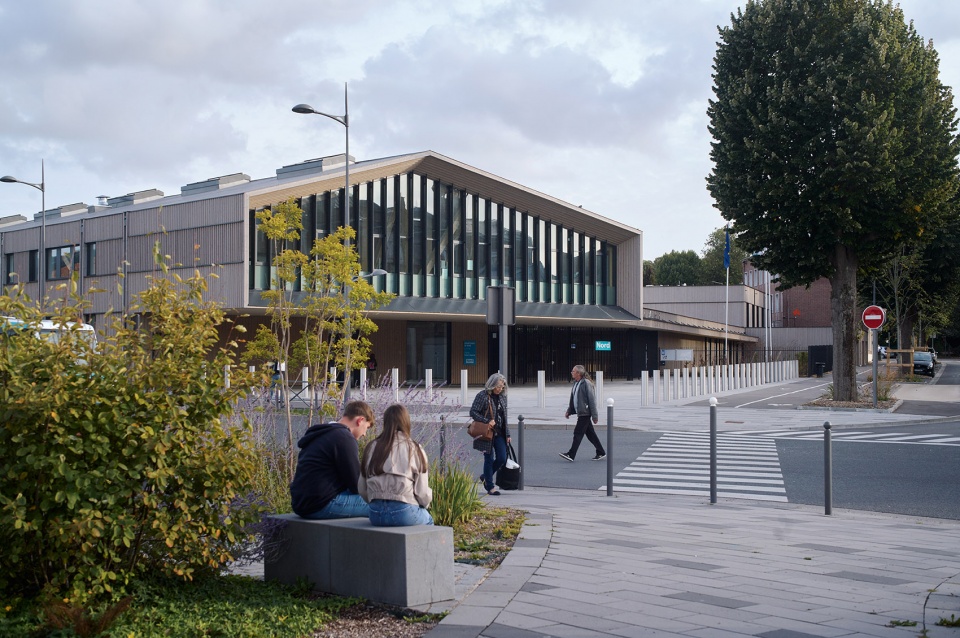 Robert Badinter Secondary School by Coldefy Relief Architecture mfy