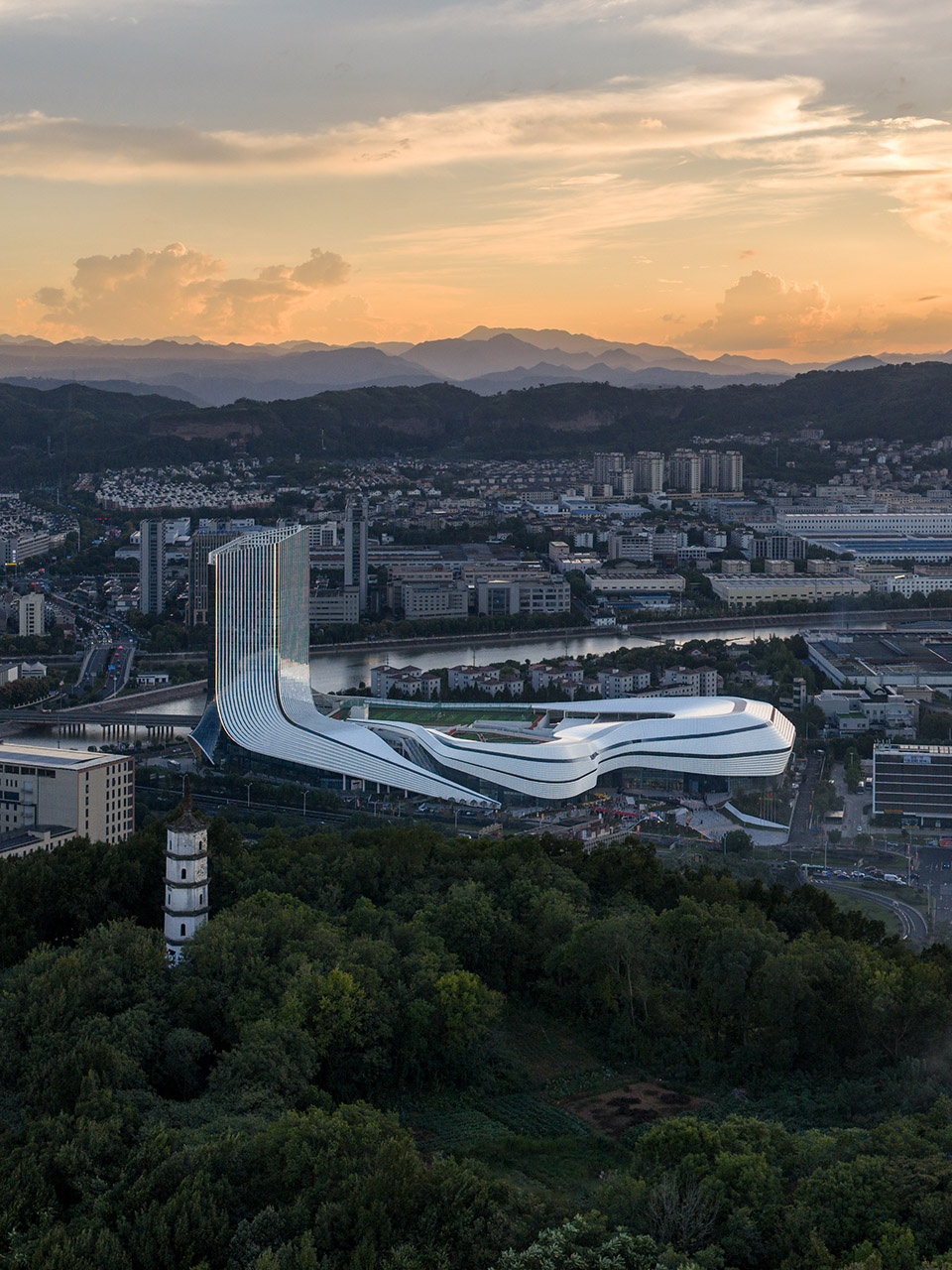 Xinchang Globular Center by line+ Zhu Peidong - Gooood