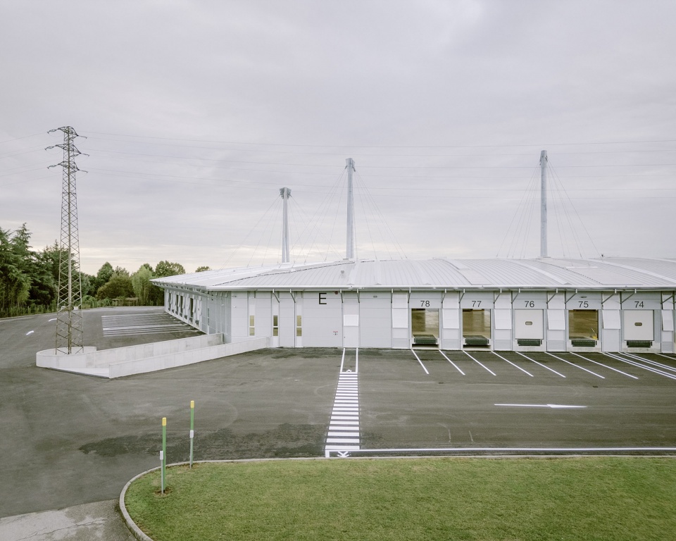 d b group logistics hangar by studio bressan studio botter