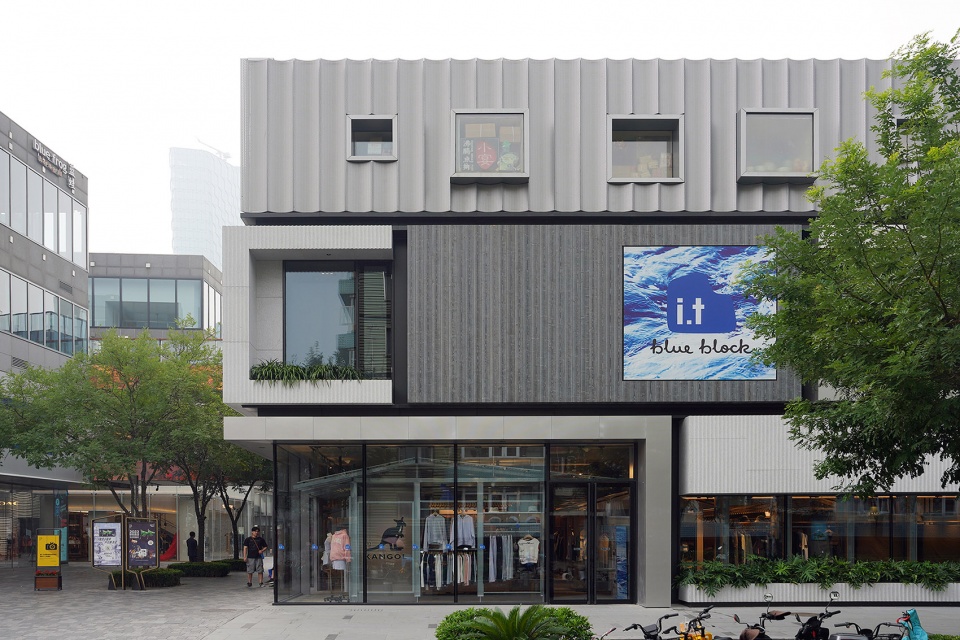 Facade and Public Space Renovation of the Street by moss architects