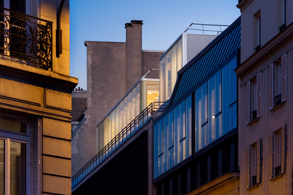 bucarest by atelier quinze vingts