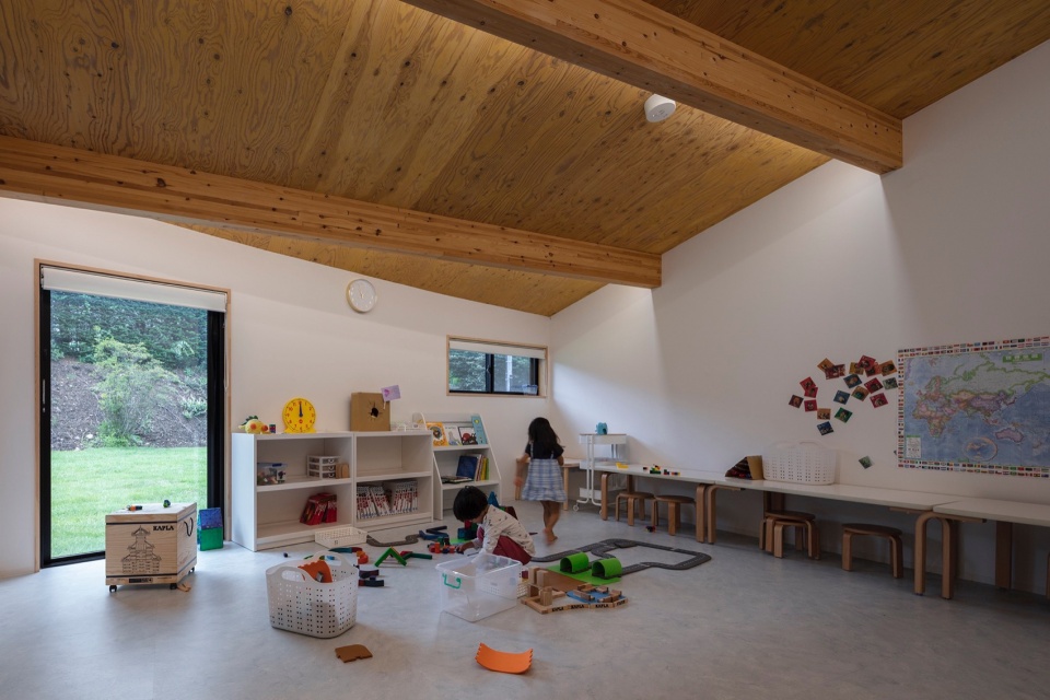 poppins nursery school karuizawa kazakoshi by nikken sekkei ltd