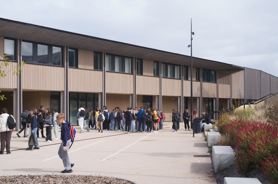 Robert Badinter Secondary School by Coldefy Relief Architecture