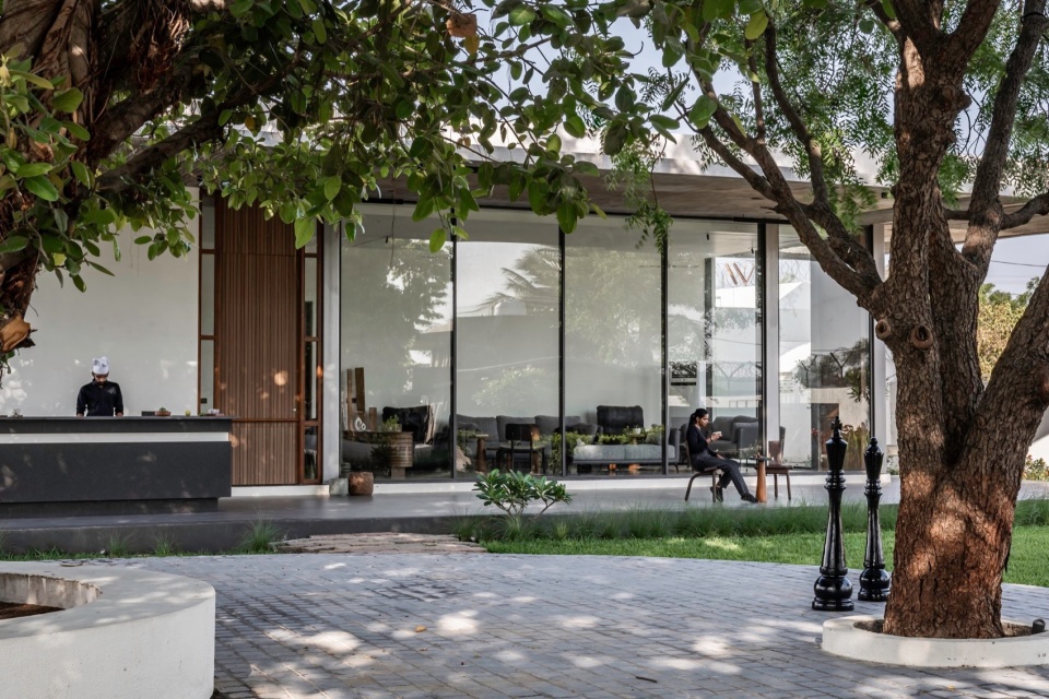banyan farm by dhulia architecture design v9i