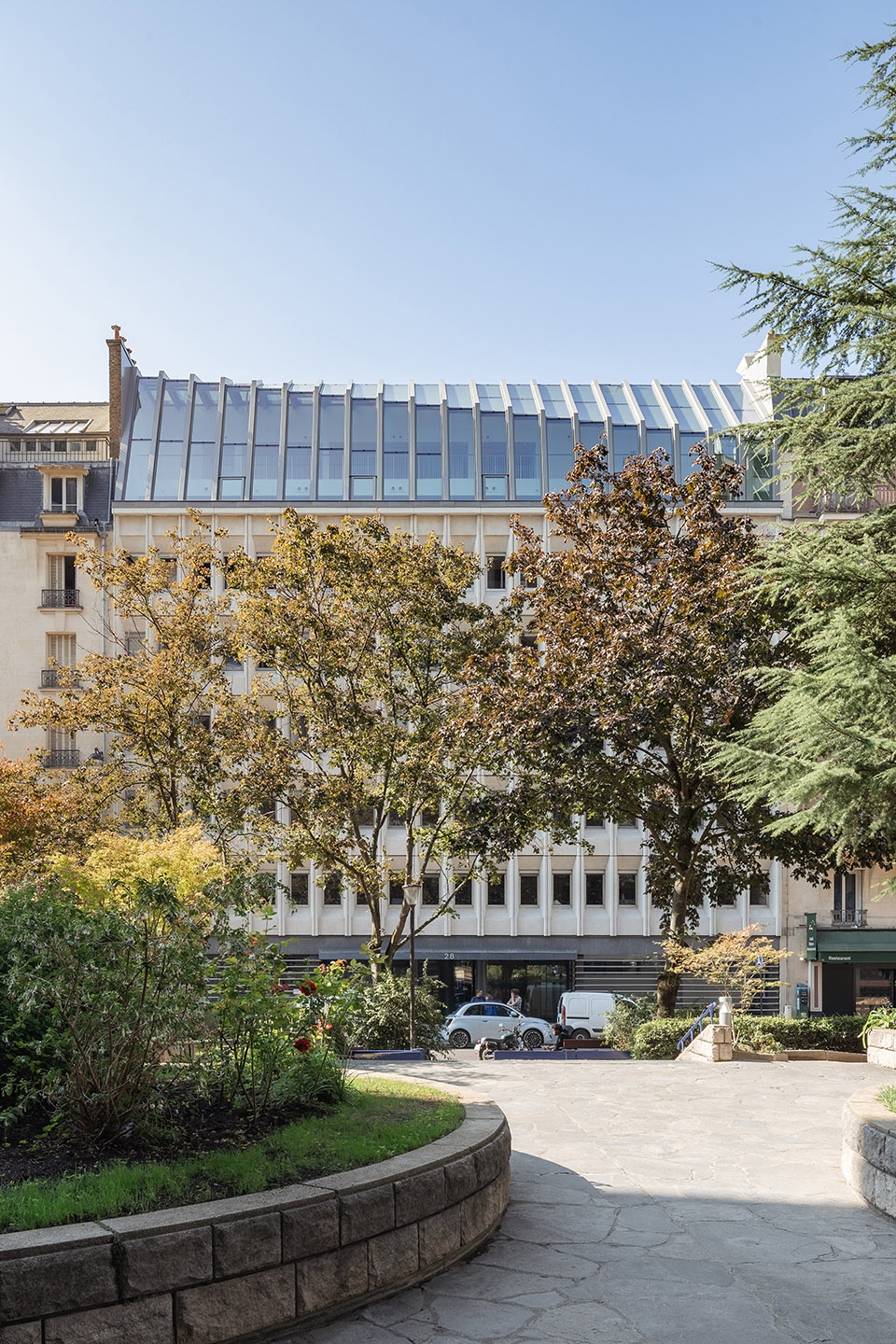 Extension on Rue du Docteur Finlay by Atelier Quinze Vingts