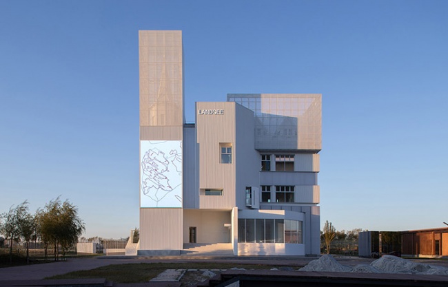  Lande Lake Art Center by  Slow Coral Design