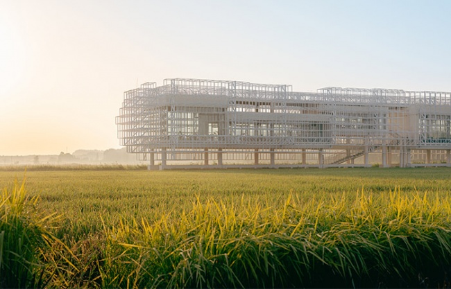 Manor Mirage by BUZZ