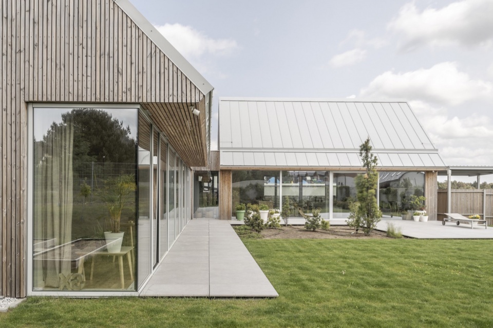house in jastrzebia gora by archmondo