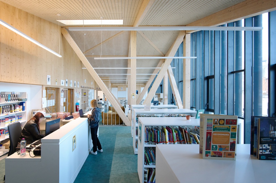 Robert Badinter Secondary School by Coldefy Relief Architecture