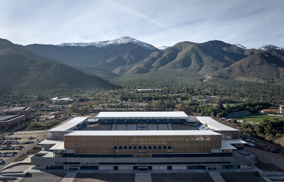 modernization project of universidad catolica stadium by idom
