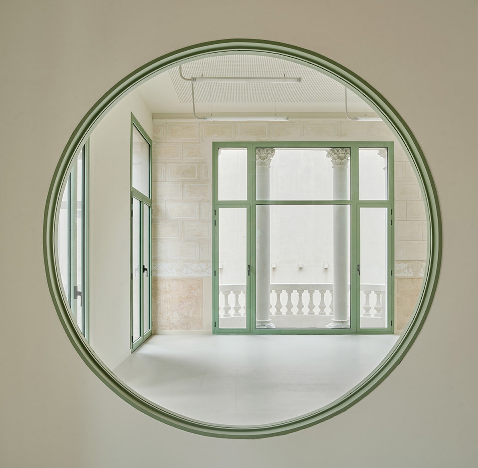 MA Ballester School by Jorge Vidal Stuido