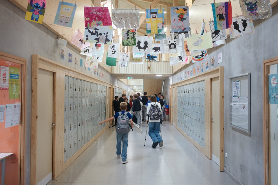 Robert Badinter Secondary School by Coldefy Relief Architecture