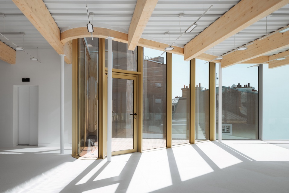 bucarest by atelier quinze vingts