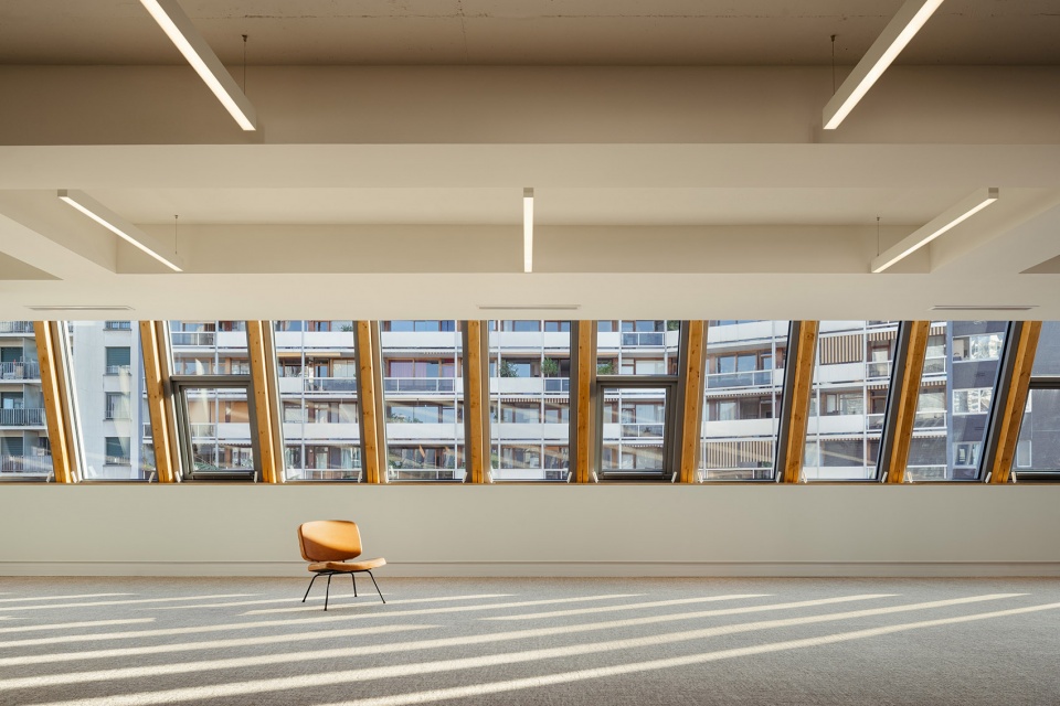 Extension on Rue du Docteur Finlay by Atelier Quinze Vingts